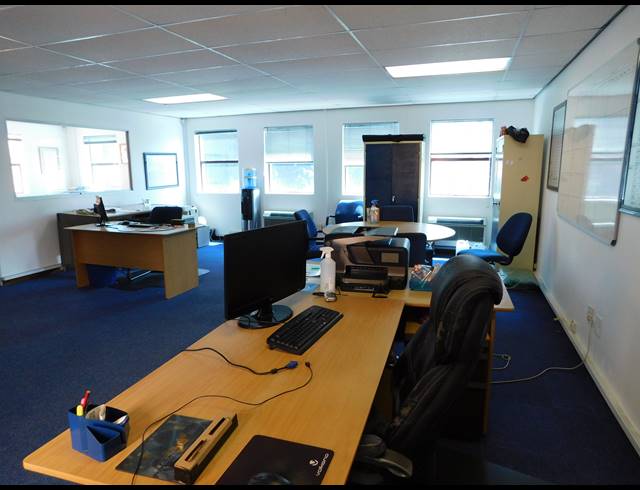 240M² OFFICE FOR SALE IN WELTEVREDEN PARK